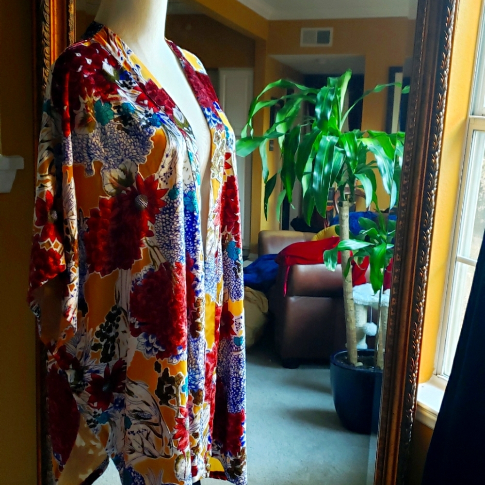 World Market Velvet one size rich colors Cape with arm holes. can fit up to 1X